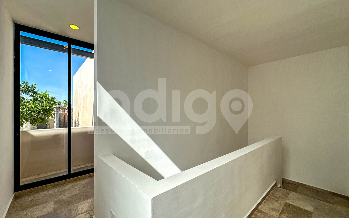 30 de 49: Pasillo a Recámara Secundaria