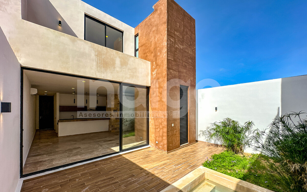 37 de 49: Fachada Trasera