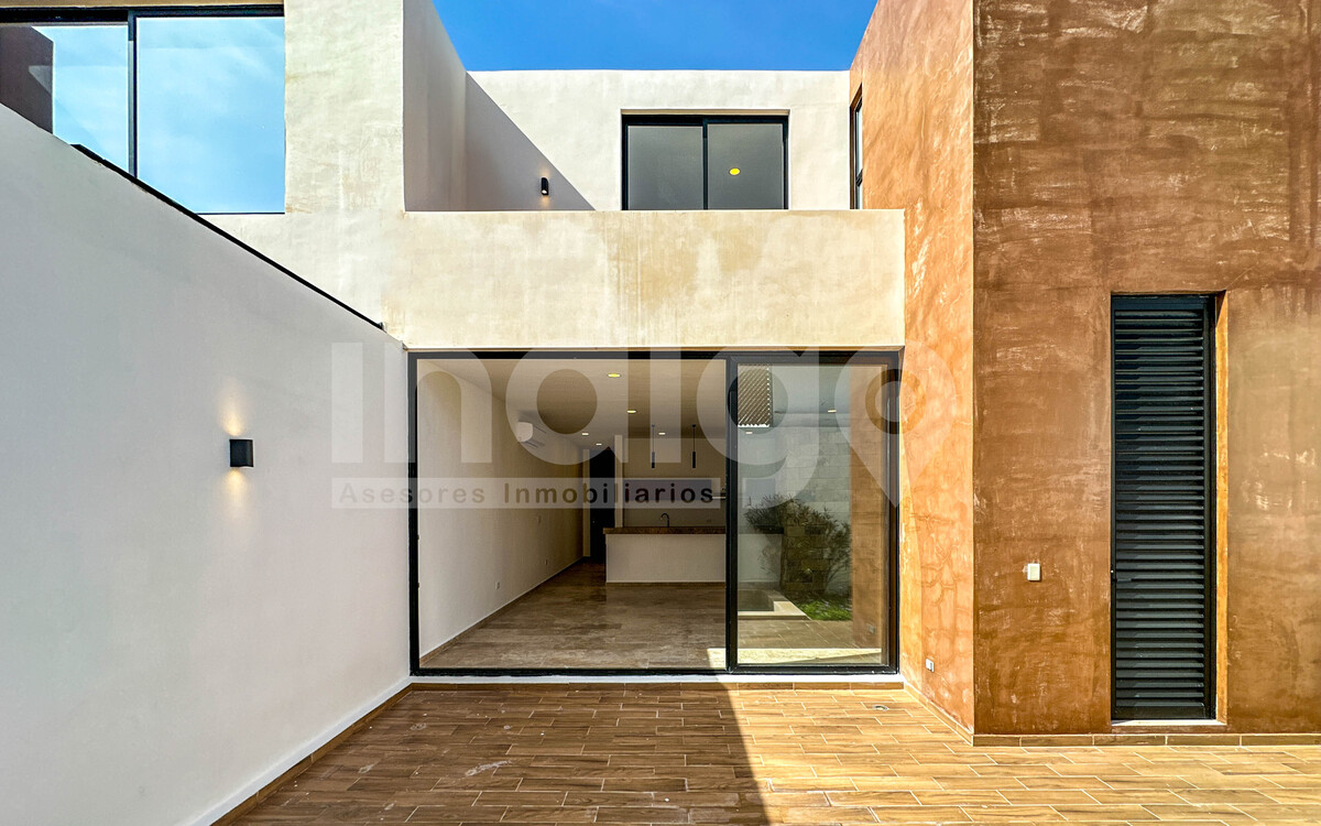 38 de 49: Fachada Trasera