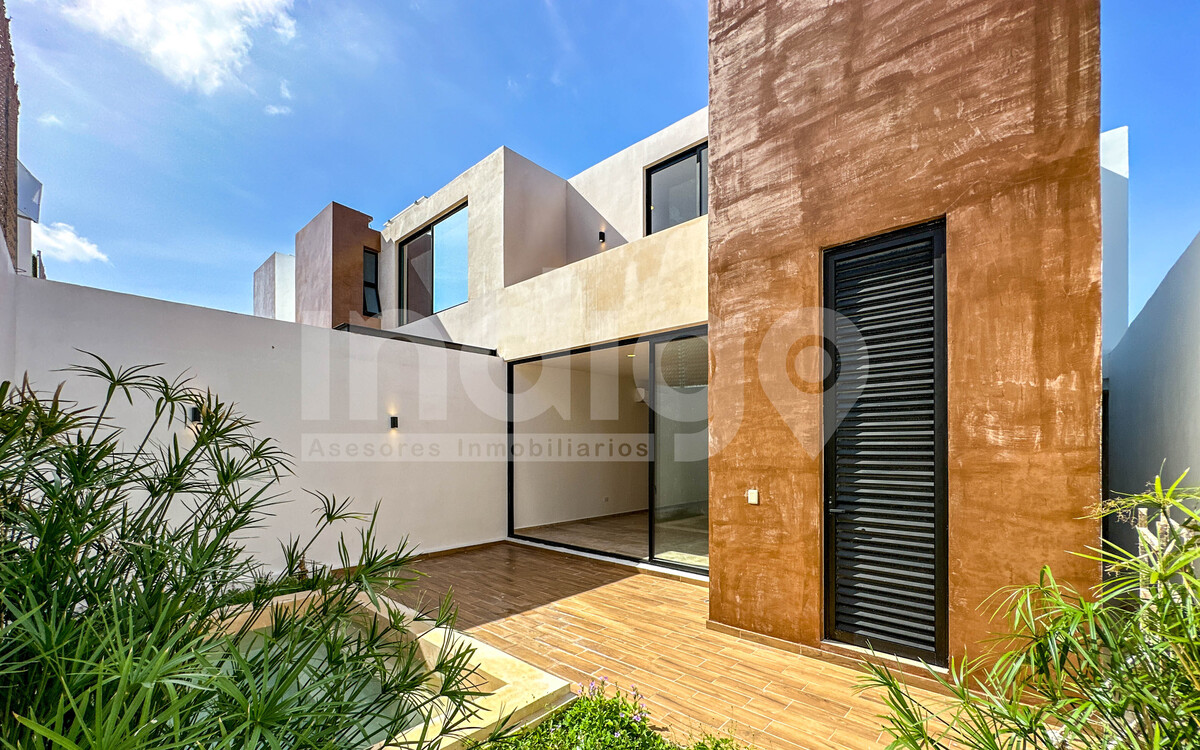 39 de 49: Fachada Trasera