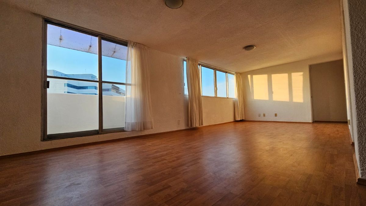 https://assets.easybroker.com/property_images/4500221/75373452/EB-QH0221.jpeg?version=1716349452