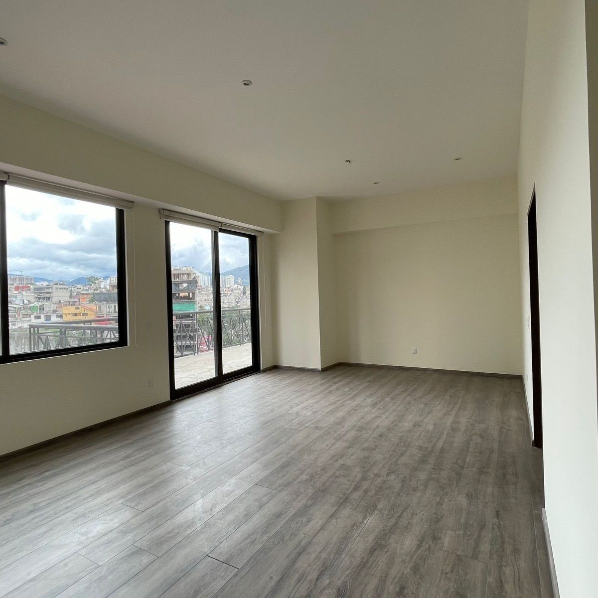 APARTAMENTO ESTUPENDO À VENDA/ALUGUEL NA RESERVA BOSQUES., foto 1 de 8
