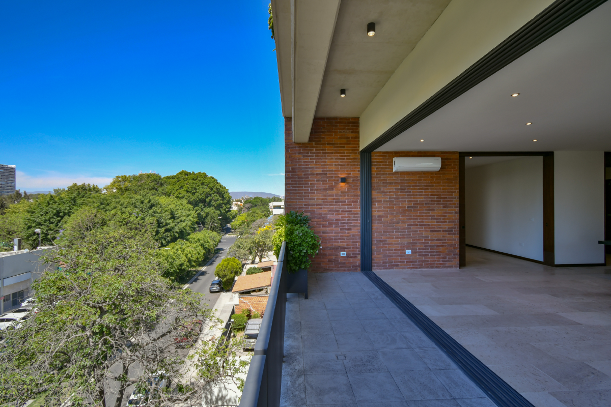 https://assets.easybroker.com/property_images/4500891/75386828/EB-QH0891.PNG?version=1716400053