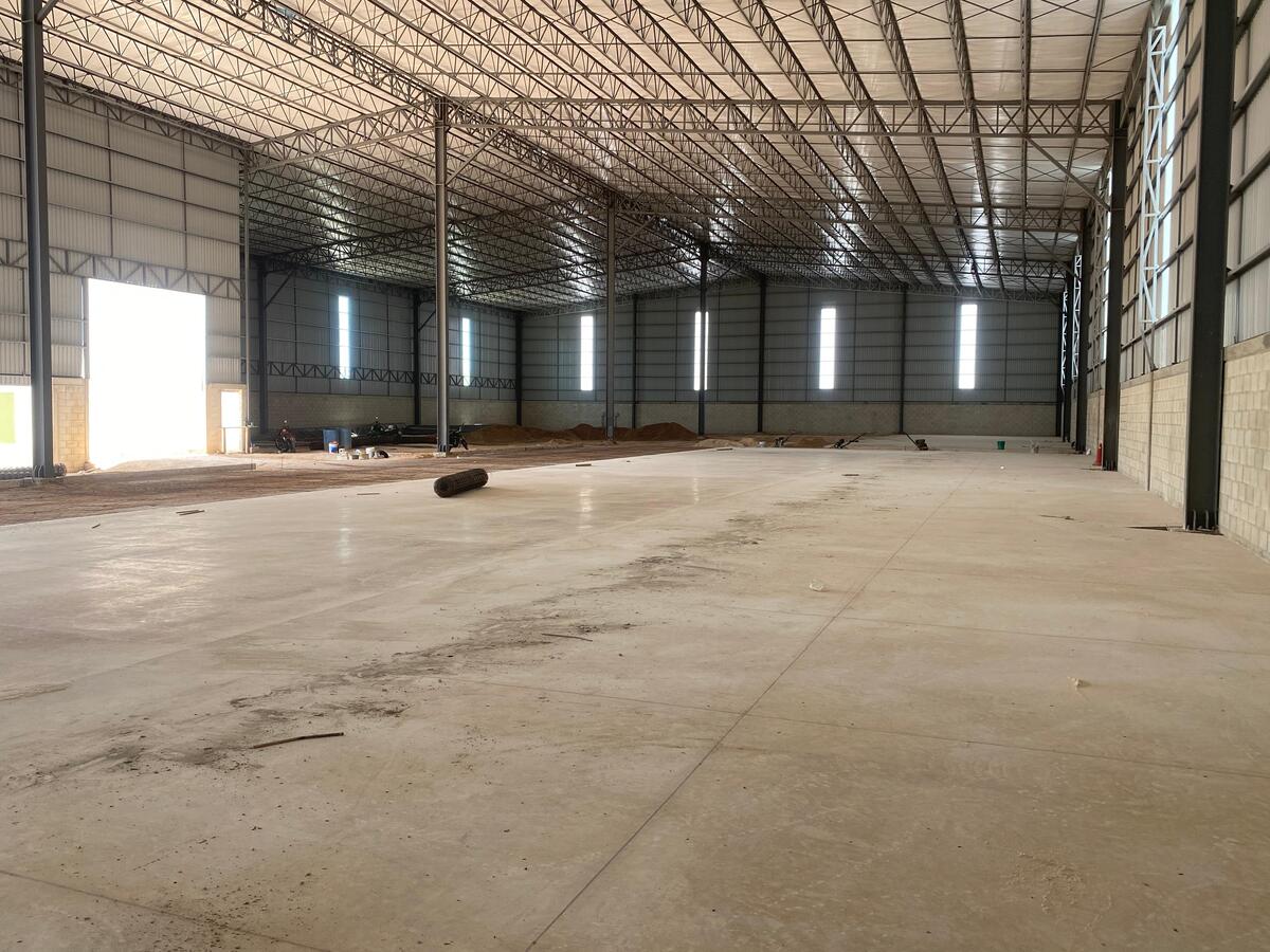 4 de 12: AVANCE DE OBRA INTERIOR NAVE SEP 2025
