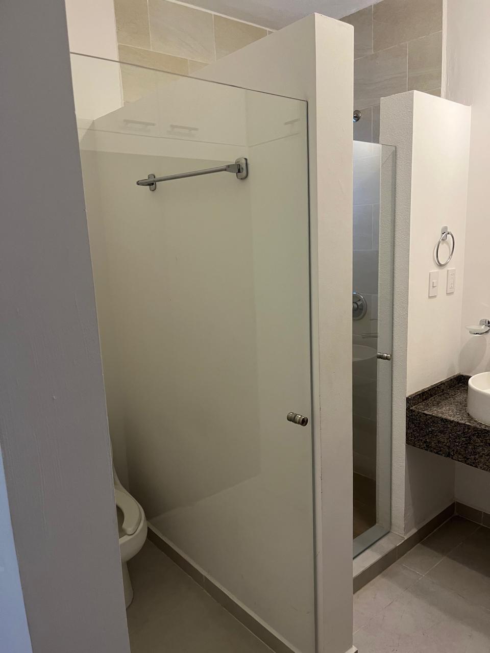 11 de 16: Baño recámara principal