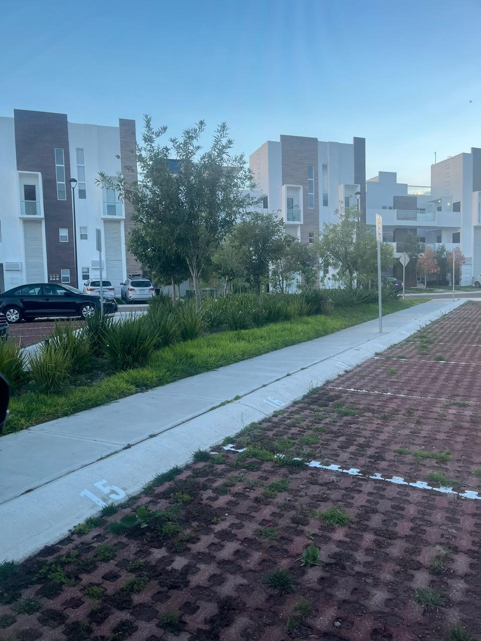 14 de 15: Estacionamiento visitas