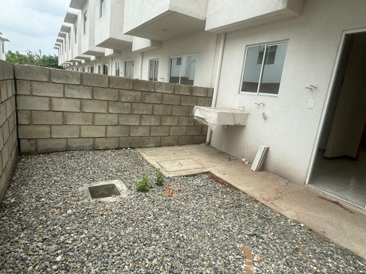 7 de 14: Patio Trasero