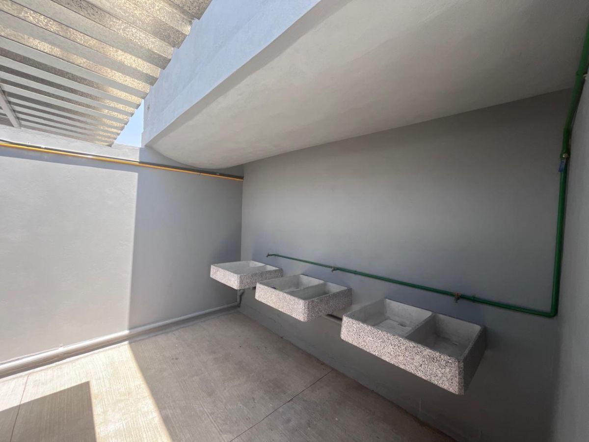 16 of 21: Lavaderos azotea