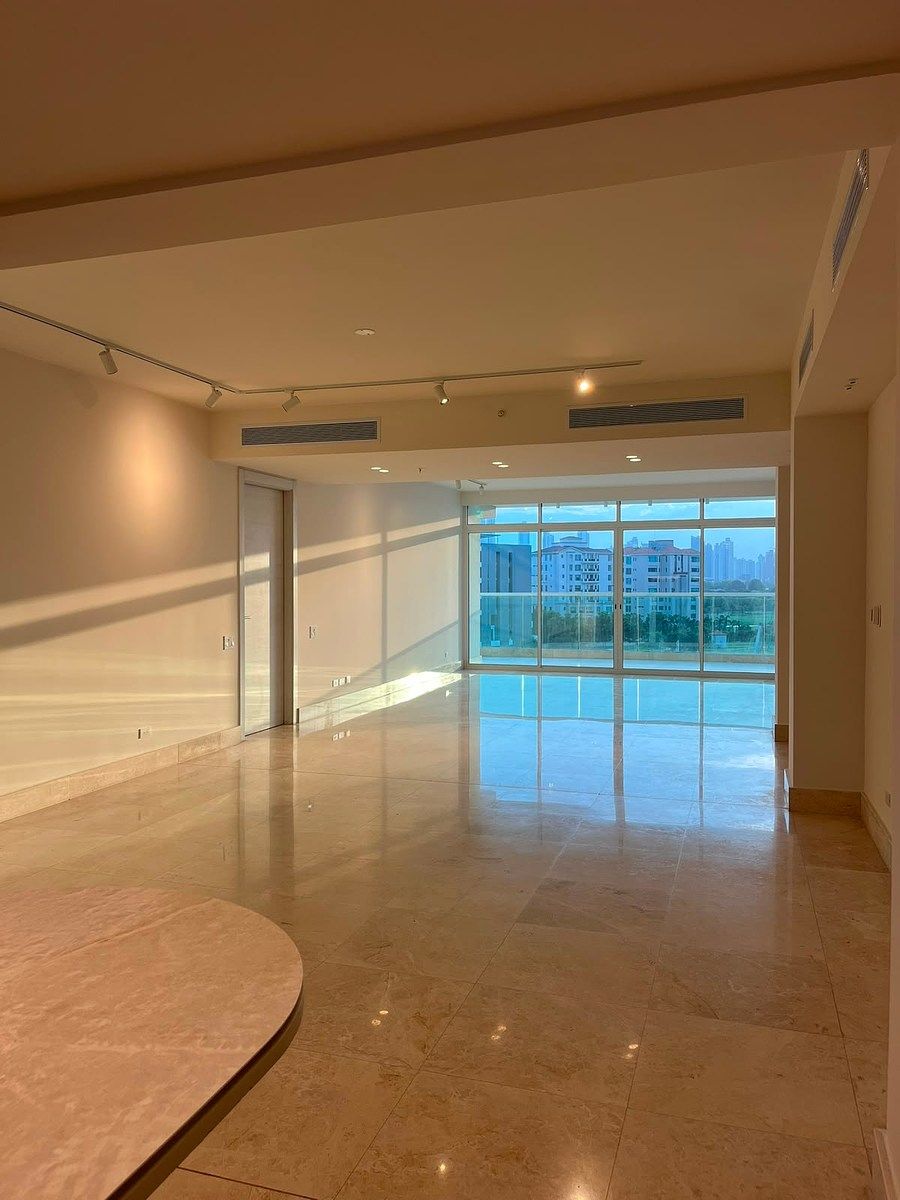 Signature Crescent Lane - Alquiler - Santa María, foto 1 de 13