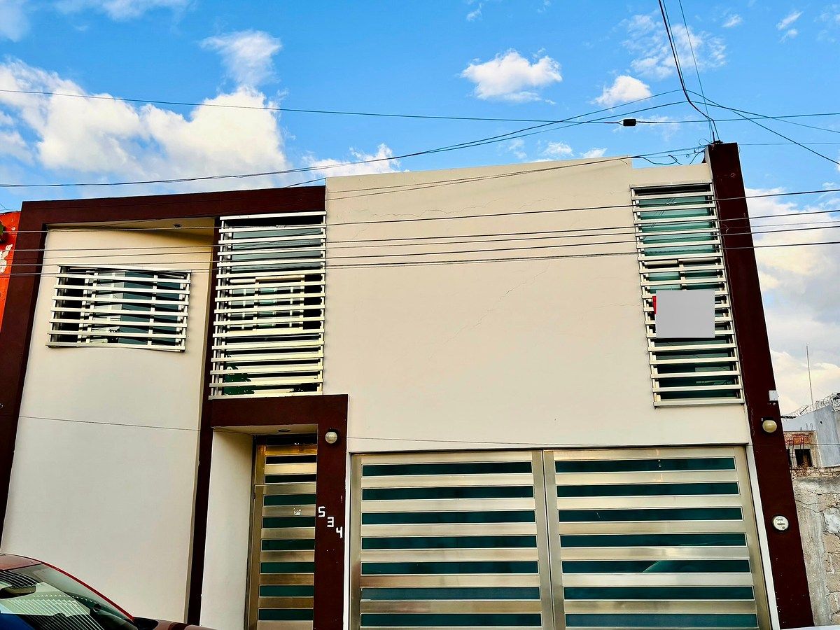 House for rent in the west area, photo 1 of 24