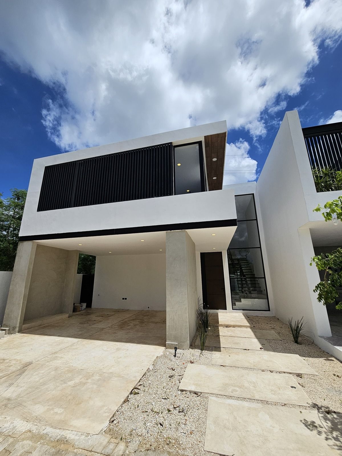 CASA EN VENTA EN PRIVADA SOLUNA "LOTE 6 GLIESE"