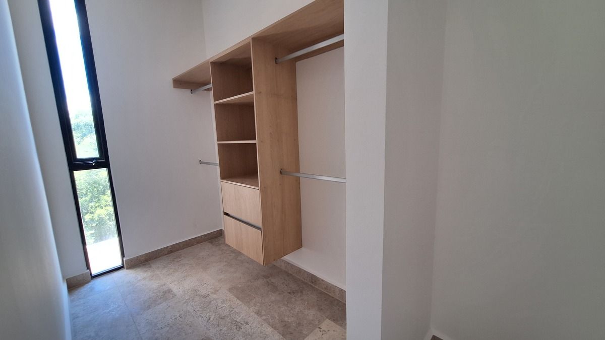 7 de 22: CON BAÑO Y VESTIDOR