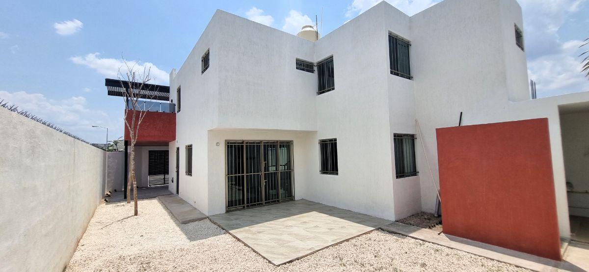 2 de 10: Amplia terraza trasera