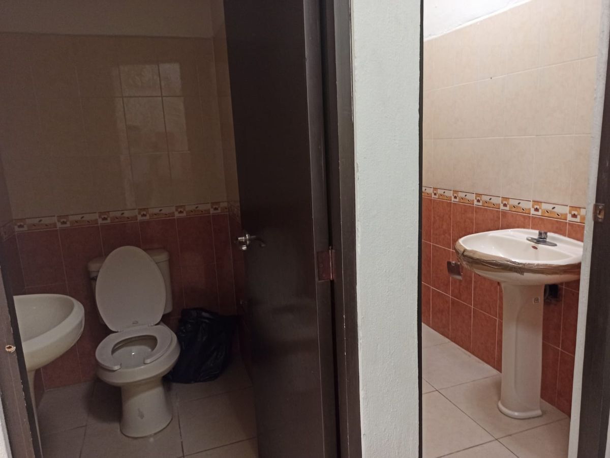 19 de 24: EDIFICIO EN VENTA SAHOP (zona norte poniente) Baño