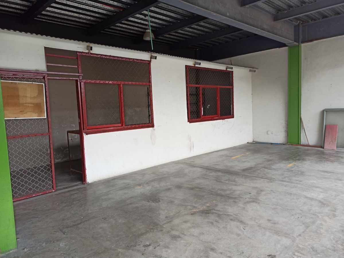 22 de 24: EDIFICIO EN VENTA SAHOP (zona norte poniente) garage
