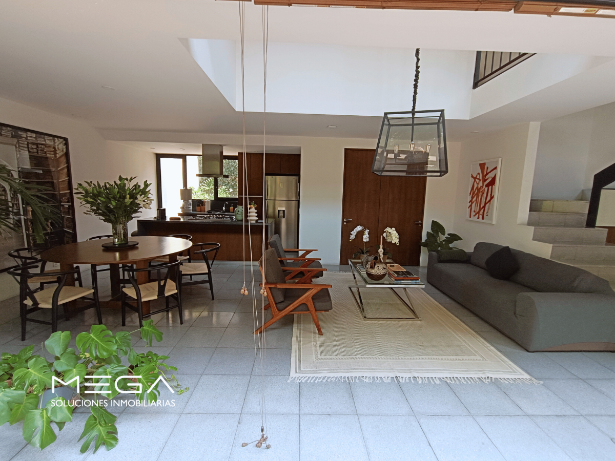 4 de 43: Sala - Comedor que se integran a la terraza