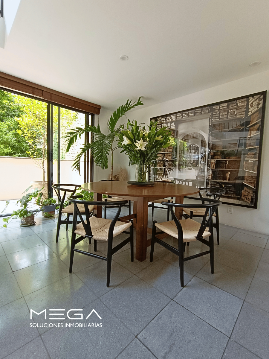 5 de 43: Comedor con vistas arboladas