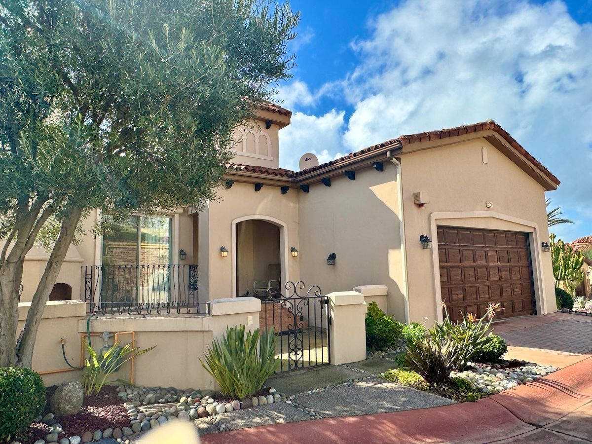 1 de 11: Front of Casa 6