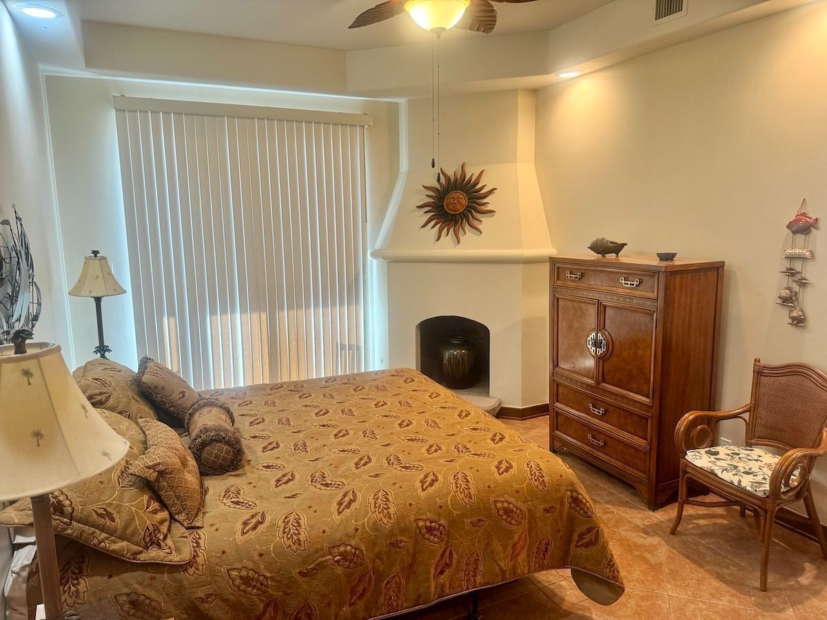 7 de 11: Las Ventanas Casa 6 - Master Bedroom