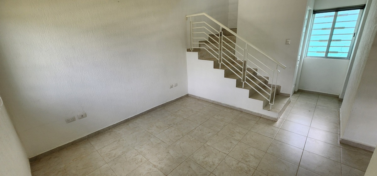 2 of 15: Sala