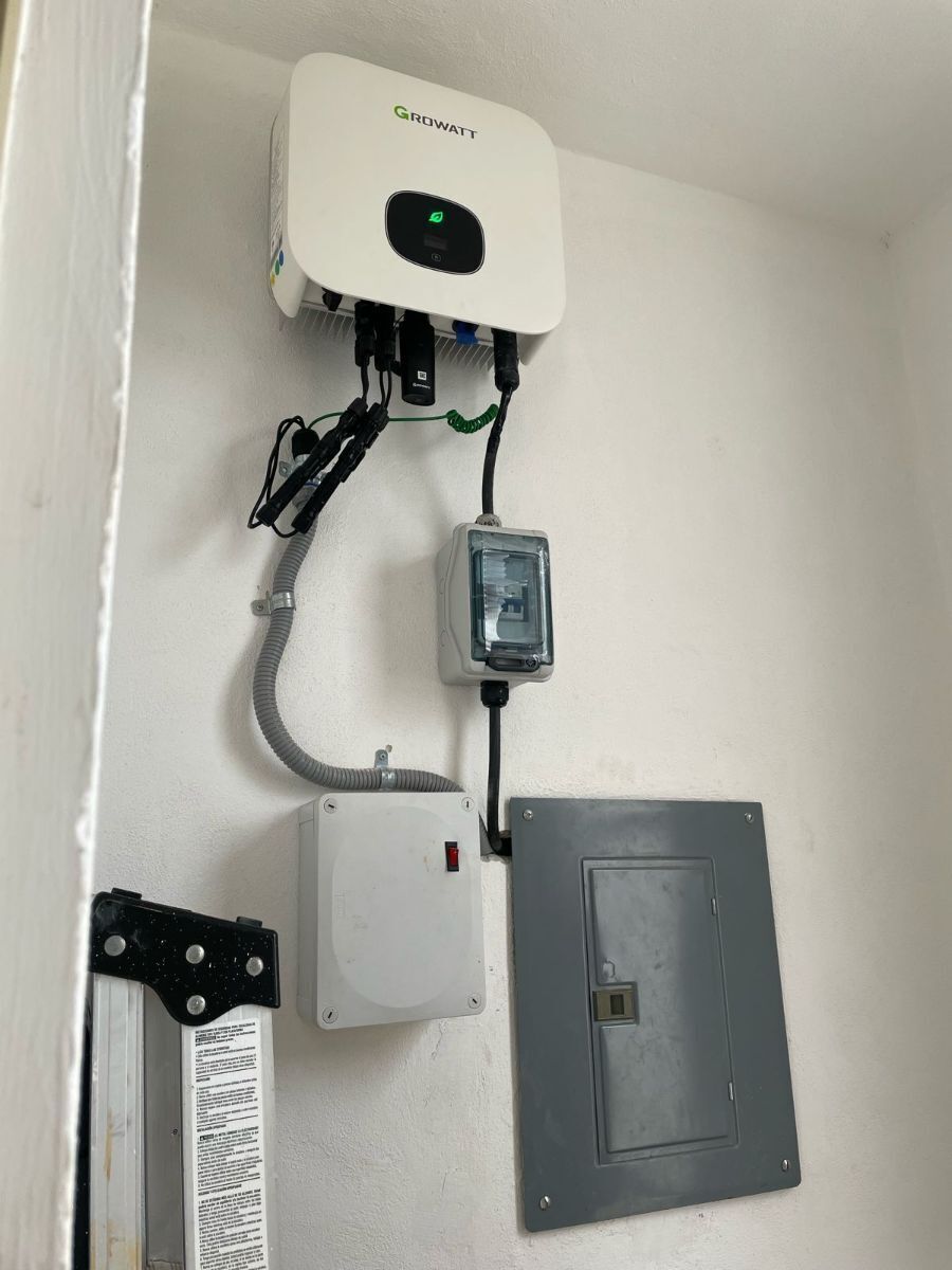 28 de 30: Inversor de los paneles solares (6)