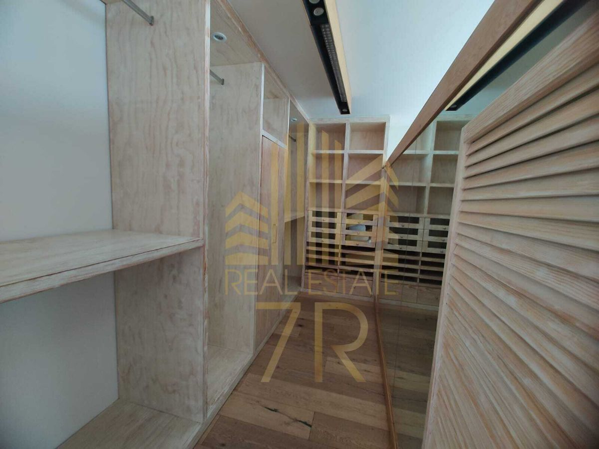 11 de 18: Vestidor Recámara principal