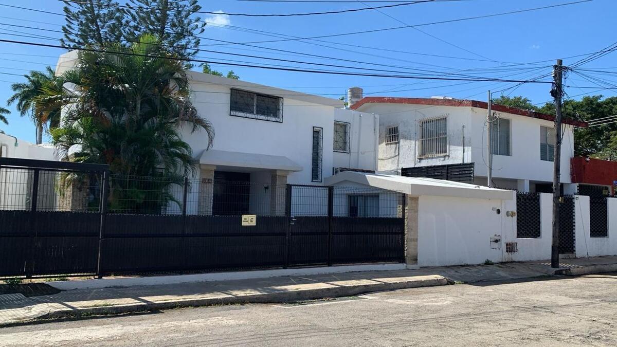 1 of 29: cochera al frente