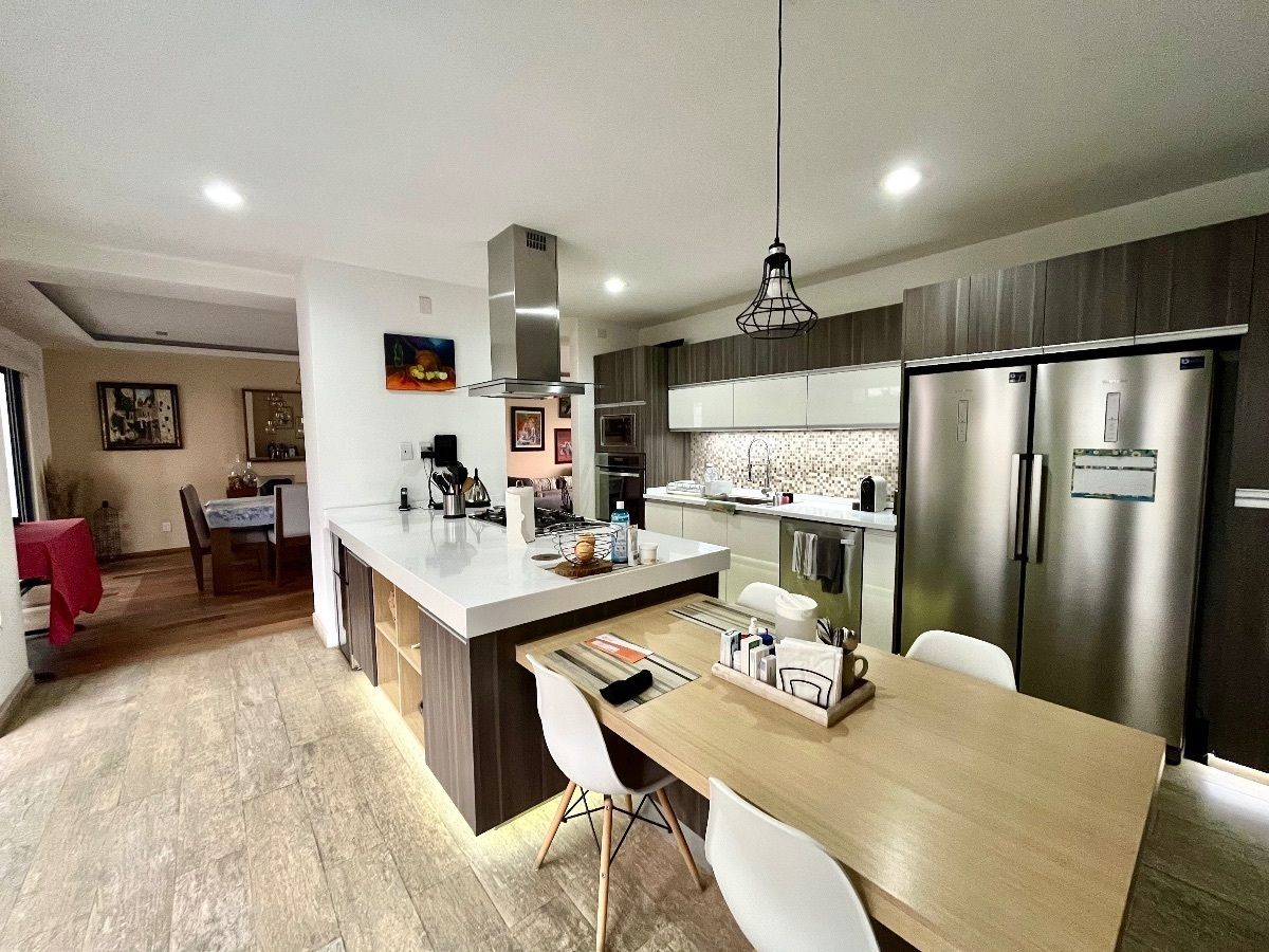 6 de 27: Cocina con barra