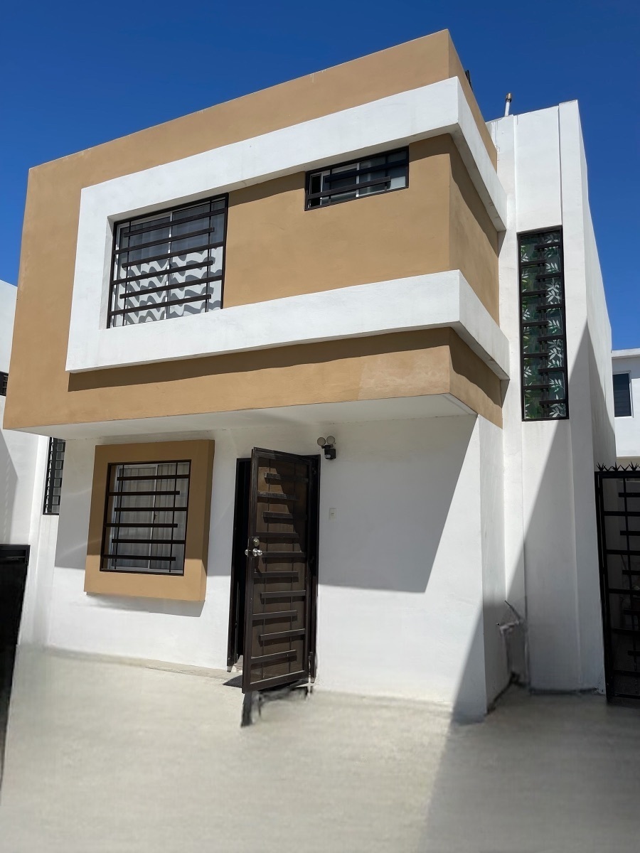 2 de 12: Fachada