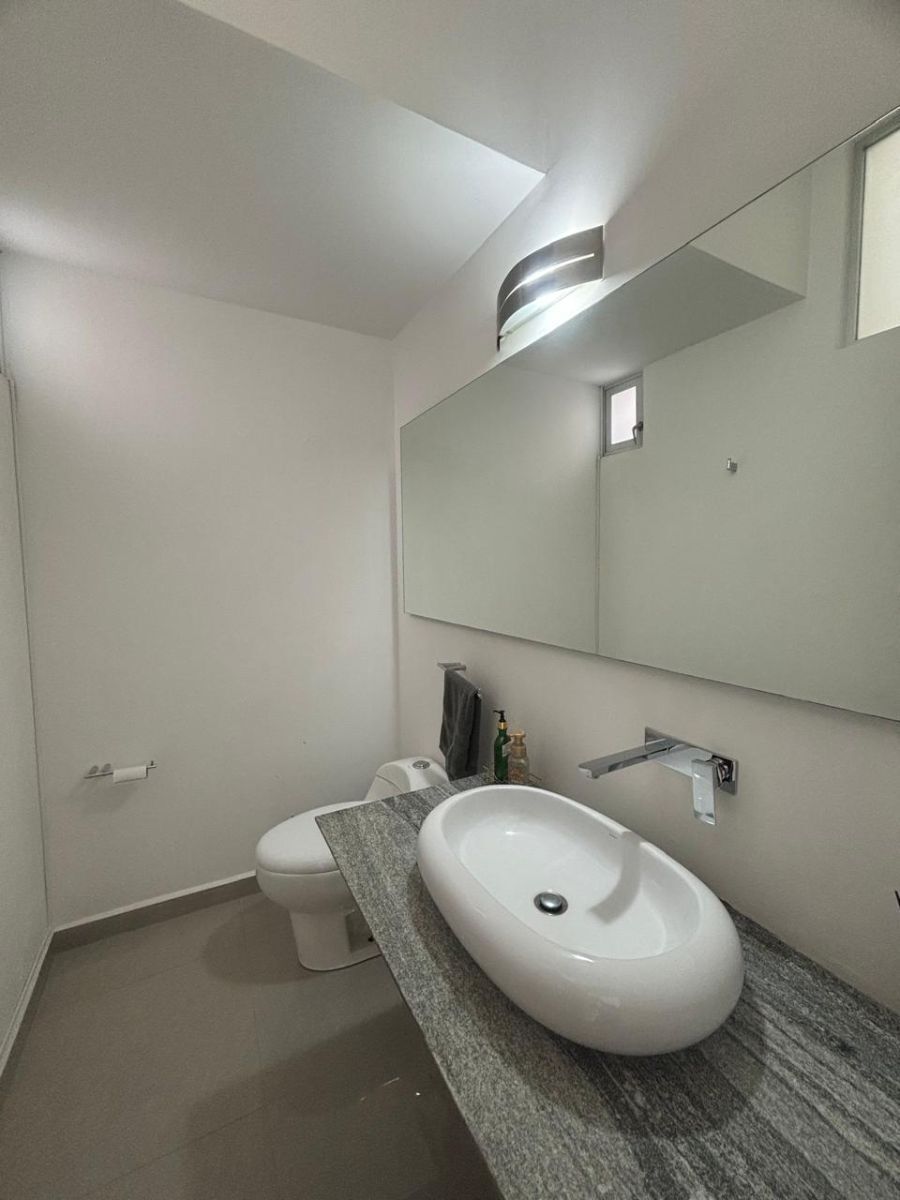 Medio baño en planta baja
