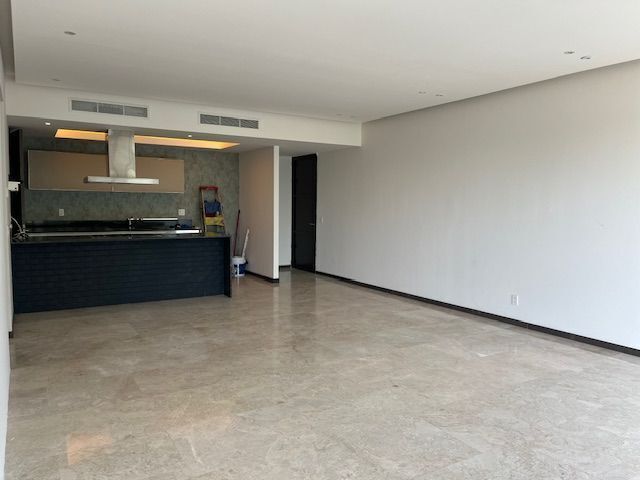 11 de 51: sala y comedor amplios