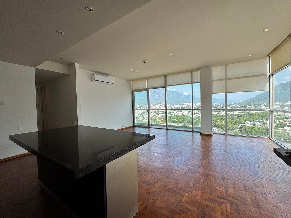 Department for Sale in Valle Oriente Sur Area, Monterrey, photo 1 of 13