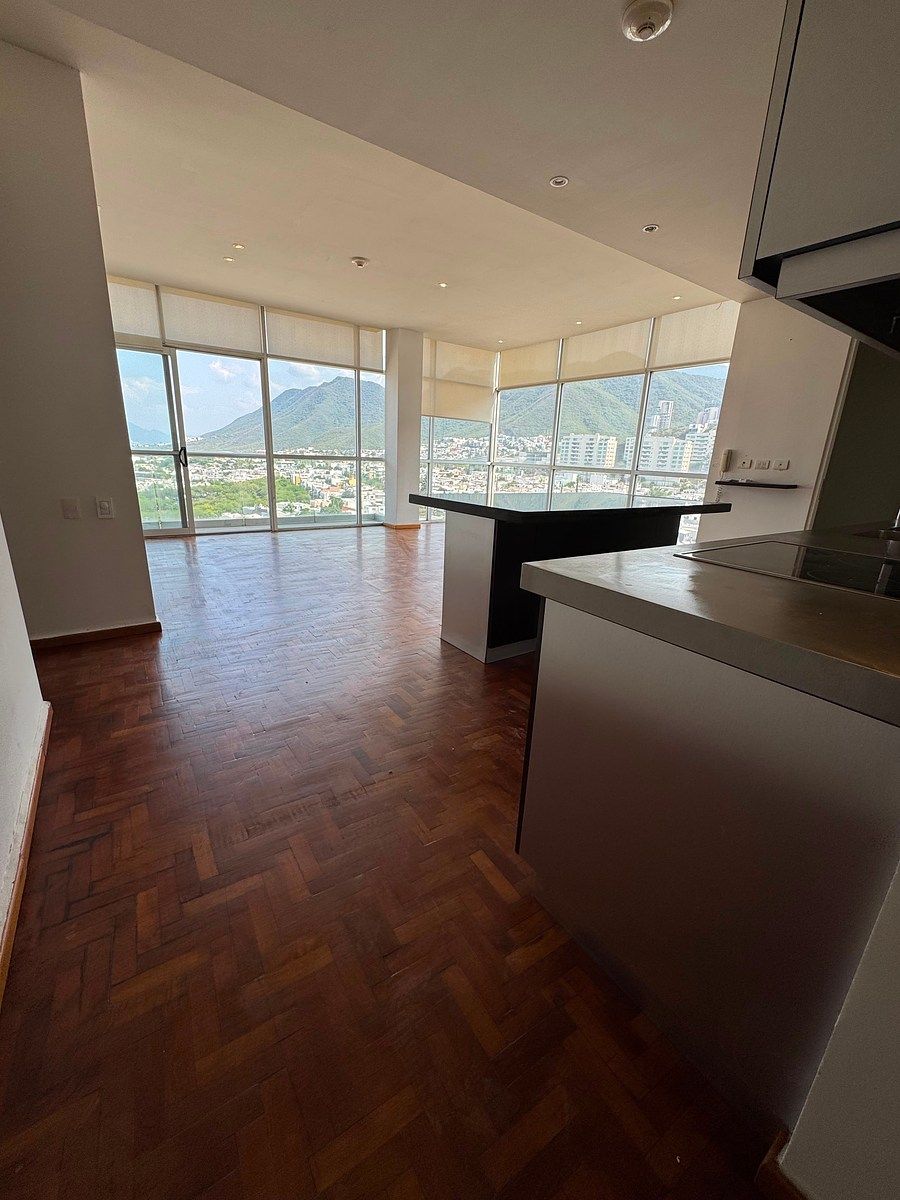 Apartment in Alfonso Reyes, Monterrey, photo 2 of 13