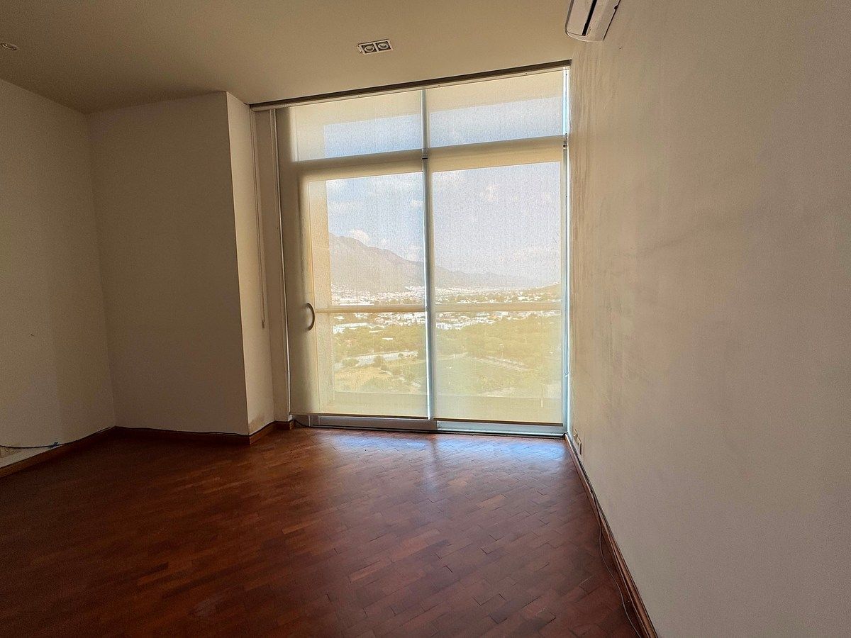 Apartment in Alfonso Reyes, Monterrey, photo 8 of 13