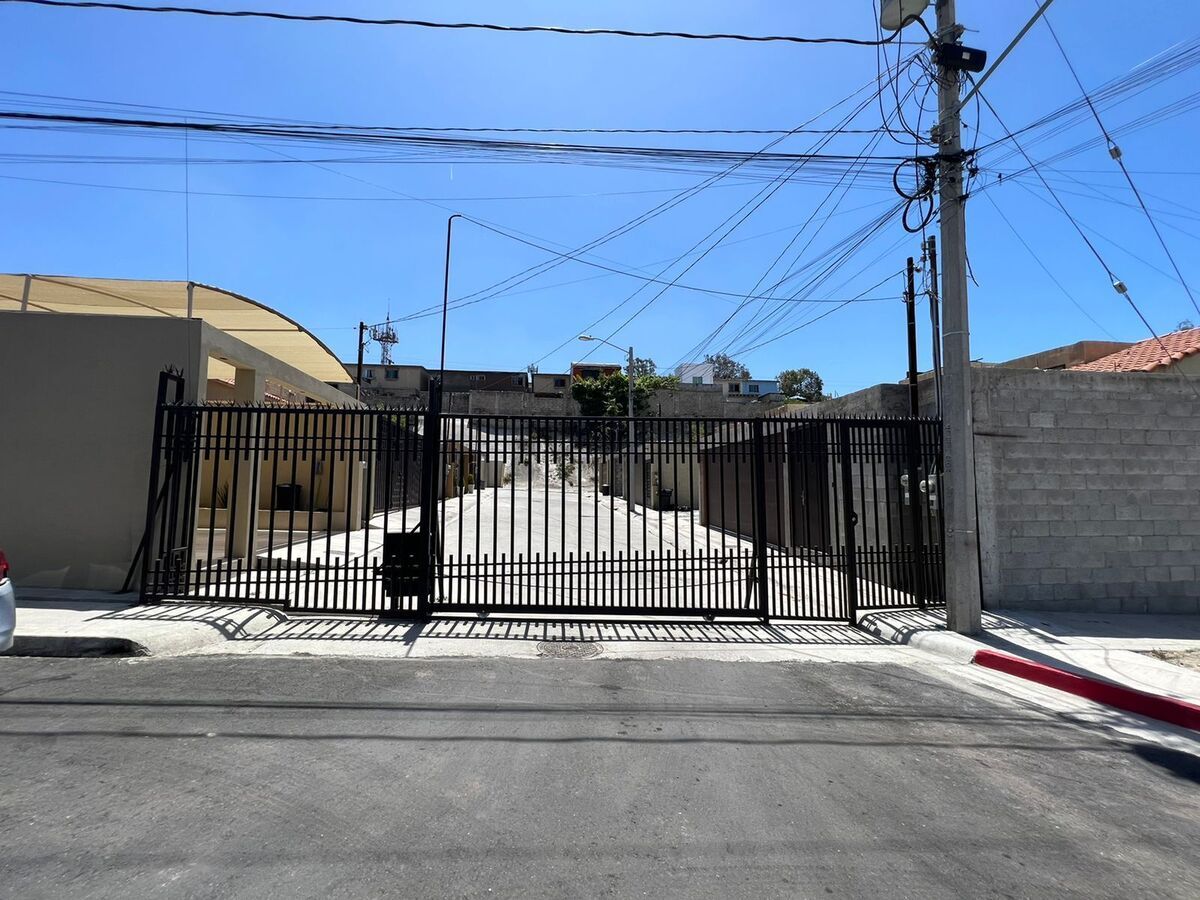 House in El Águila, Tijuana, photo 2 of 17