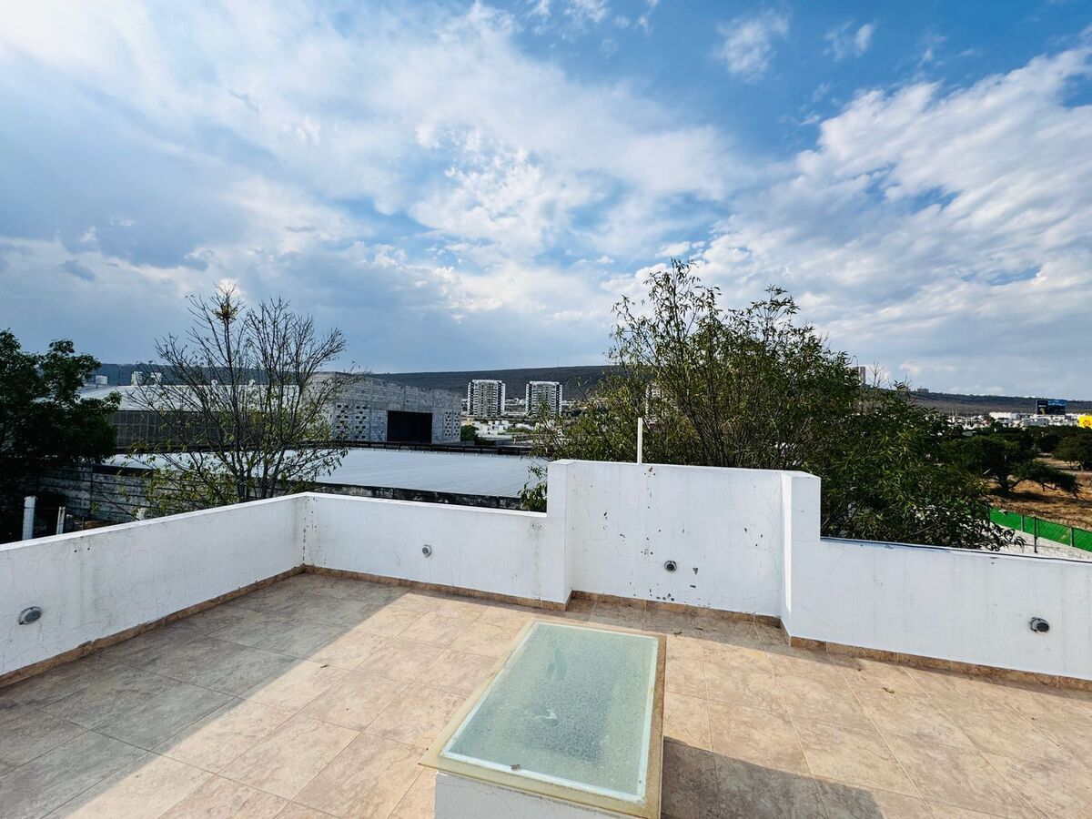 21 of 49: Roof Garden