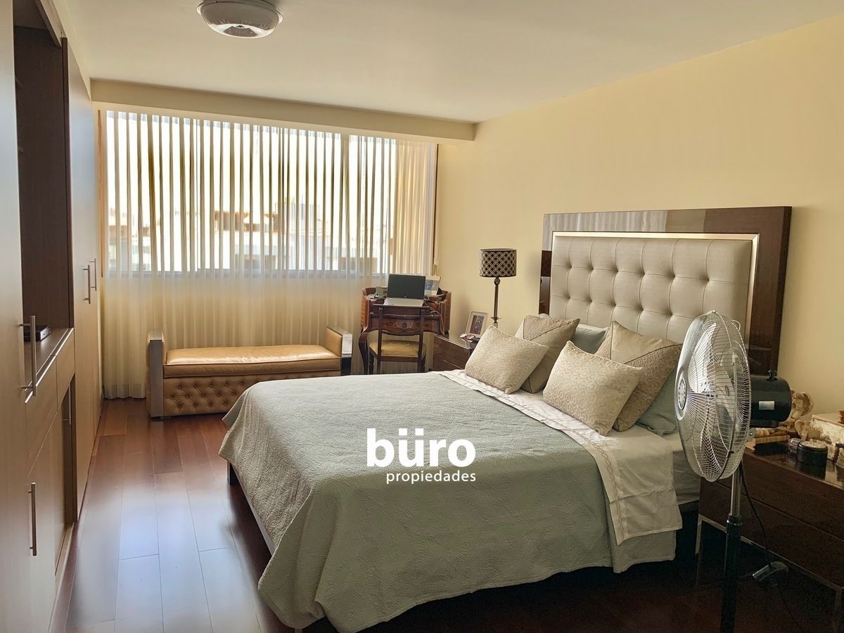 5 of 17: Dormitorio principal