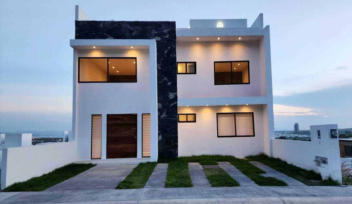 1 of 49: HERMOSA FACHADA