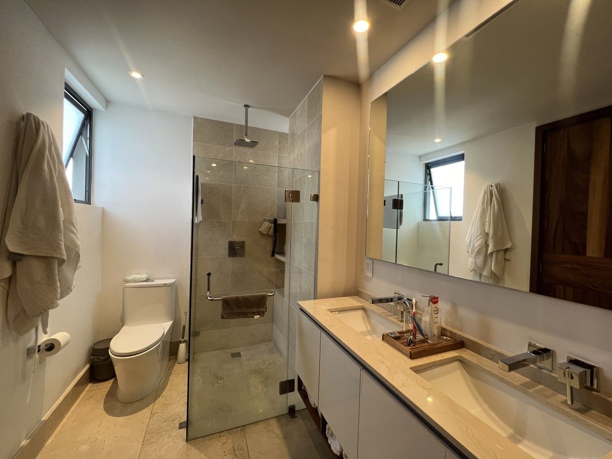 Baño completo Recámara principal