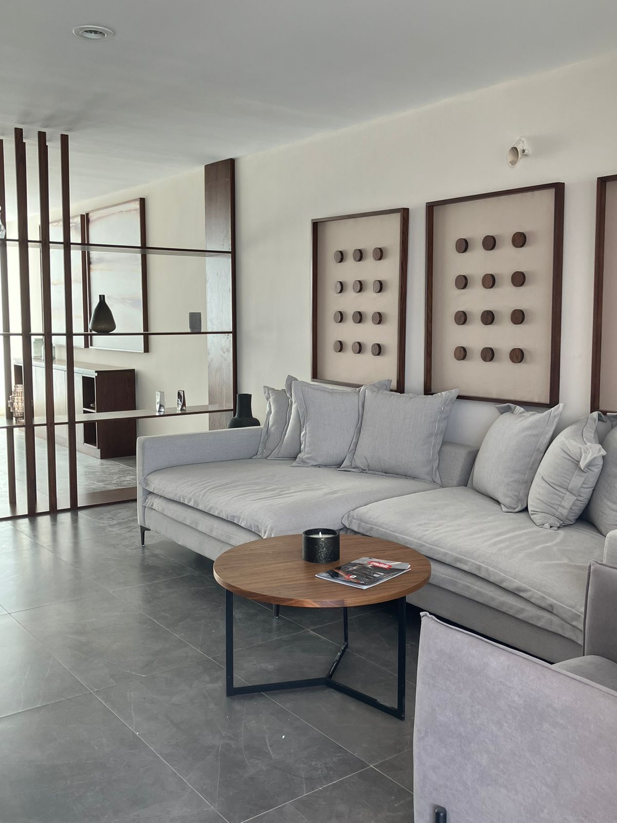 2 of 15: CASA MUESTRA