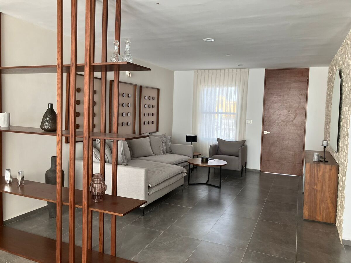 4 of 15: CASA MUESTRA