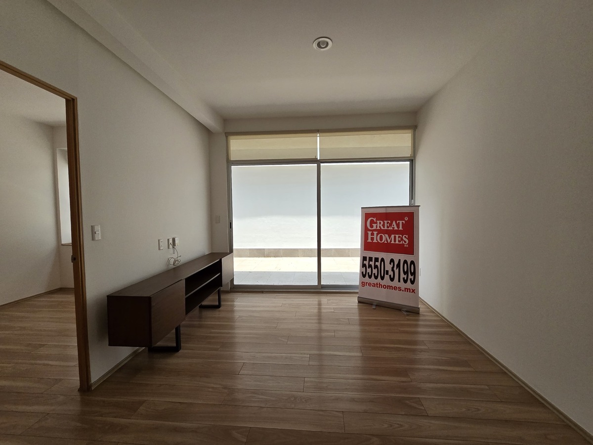 1 of 26: Piso de madera de ingeniería