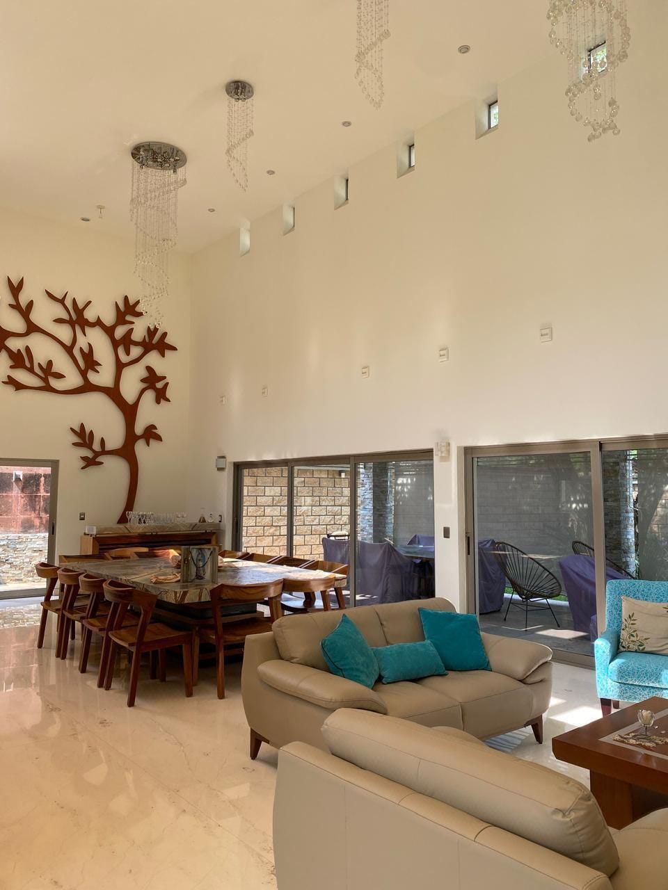 RESIDENCIA EN VENTA EN ZONA EXCLUSIVA "LOMAS DEL CAMPESTRE". - foto 4