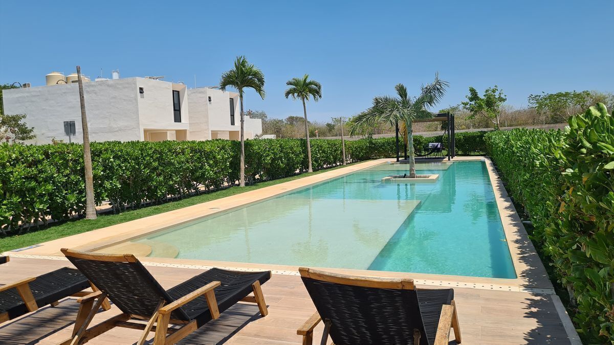 Casa tipo townhouse para Aluguel com ROOFTOP no Norte de Mérida perto de Altabrisa., foto 1 de 46