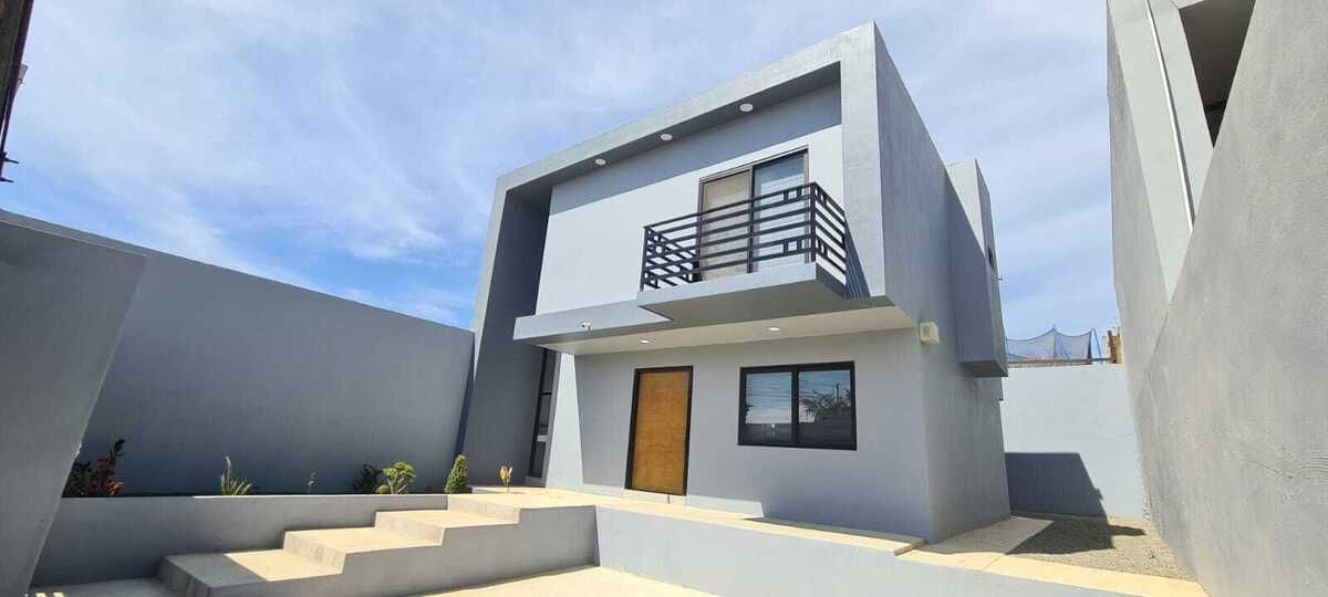1 de 23: FACHADA