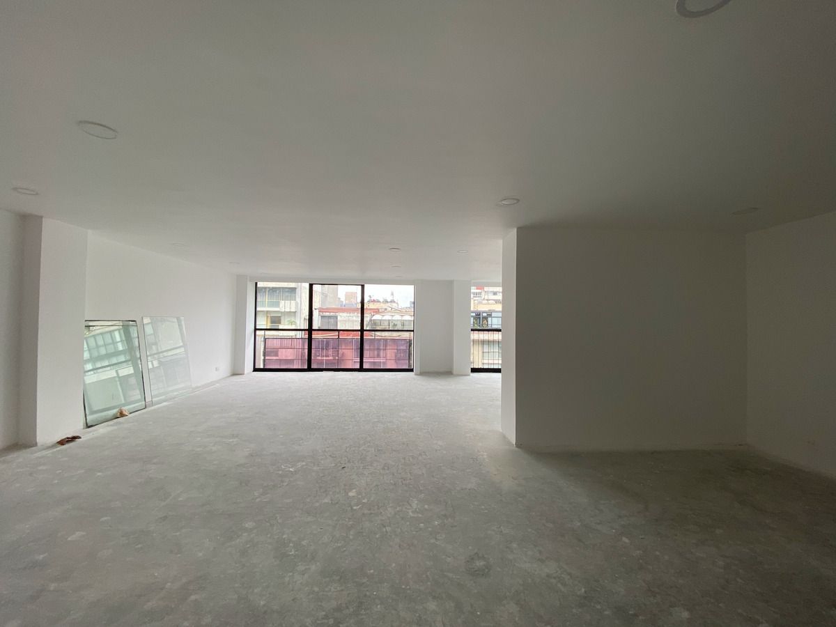 3 de 44: Sala con posibilidad de 4 ambientes, con balcón