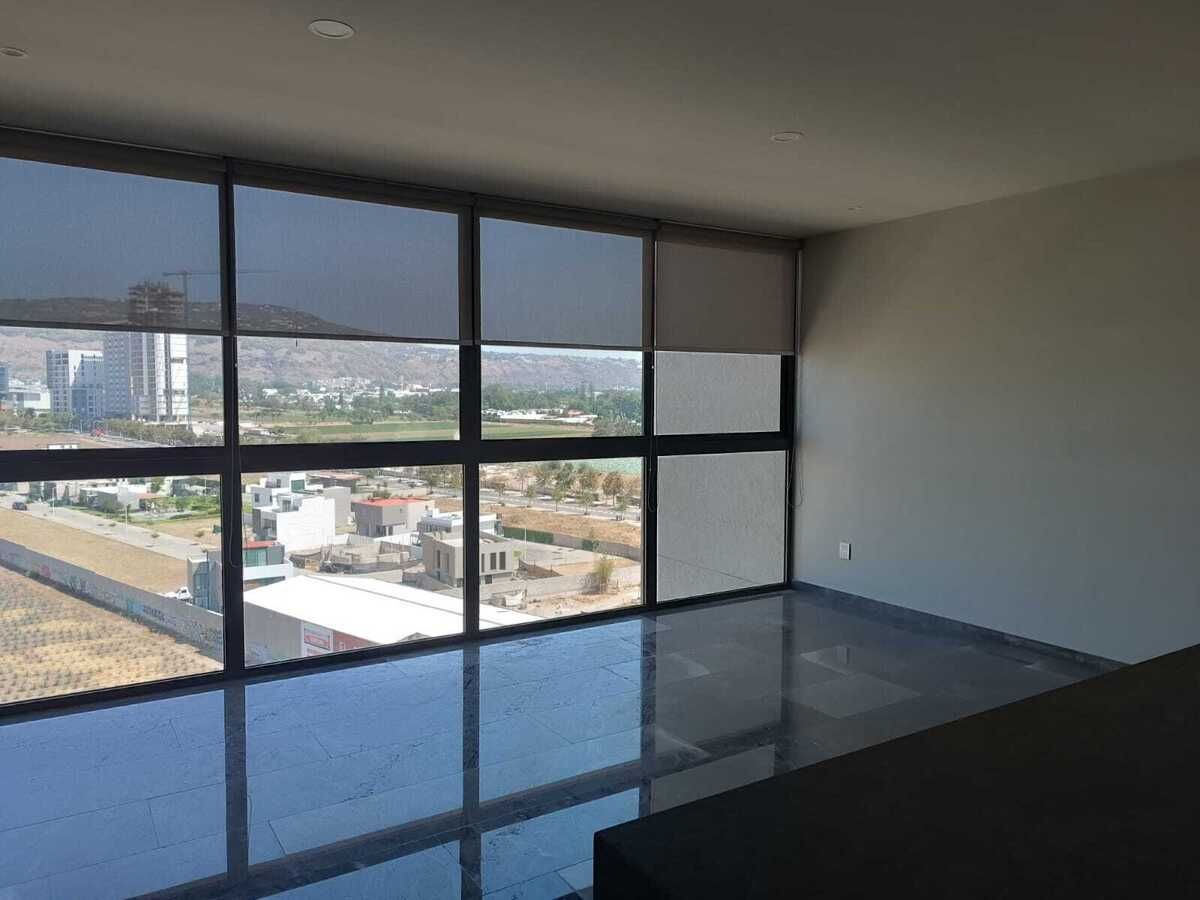 2 of 10: Espacio para Sala y Comedor