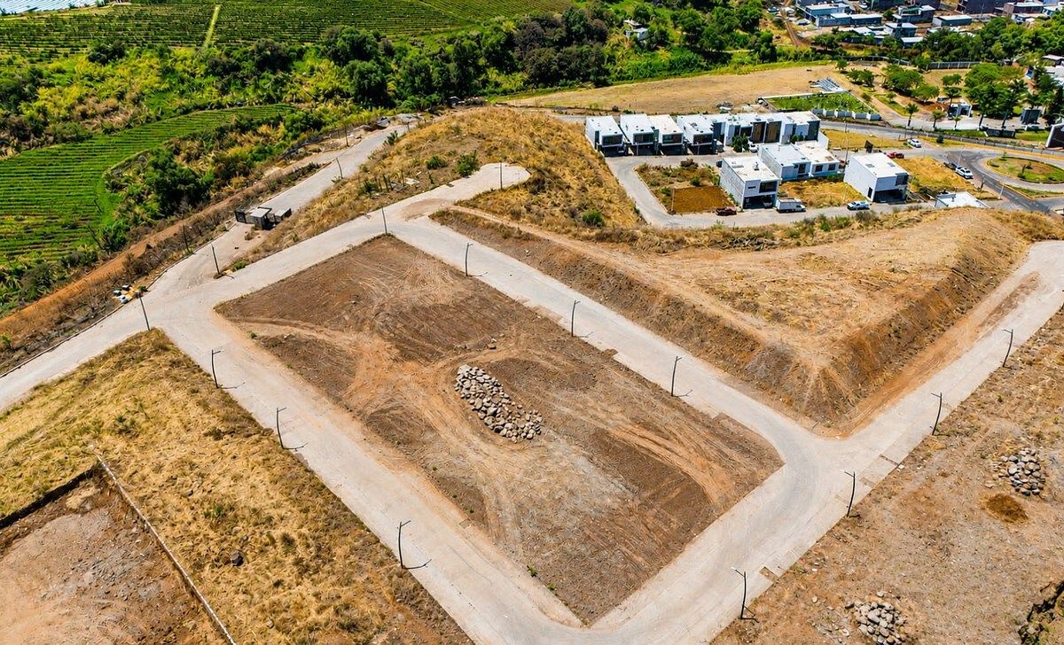 Terreno en Los Pinos, Los Reyes, foto 2 de 6