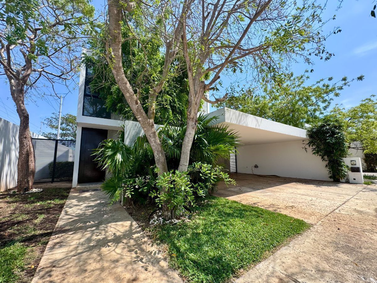 CASA VENTA MÉRIDA, CHOLUL EQUIPADA, PRIVADA EXCLUSIVA, AMENIDADES,
