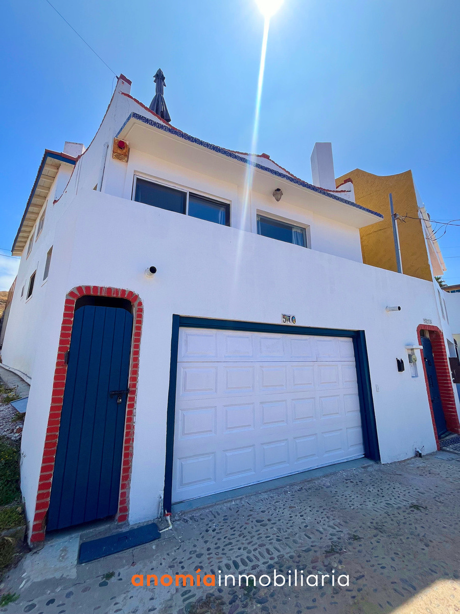 1 of 38: Casa por fuera